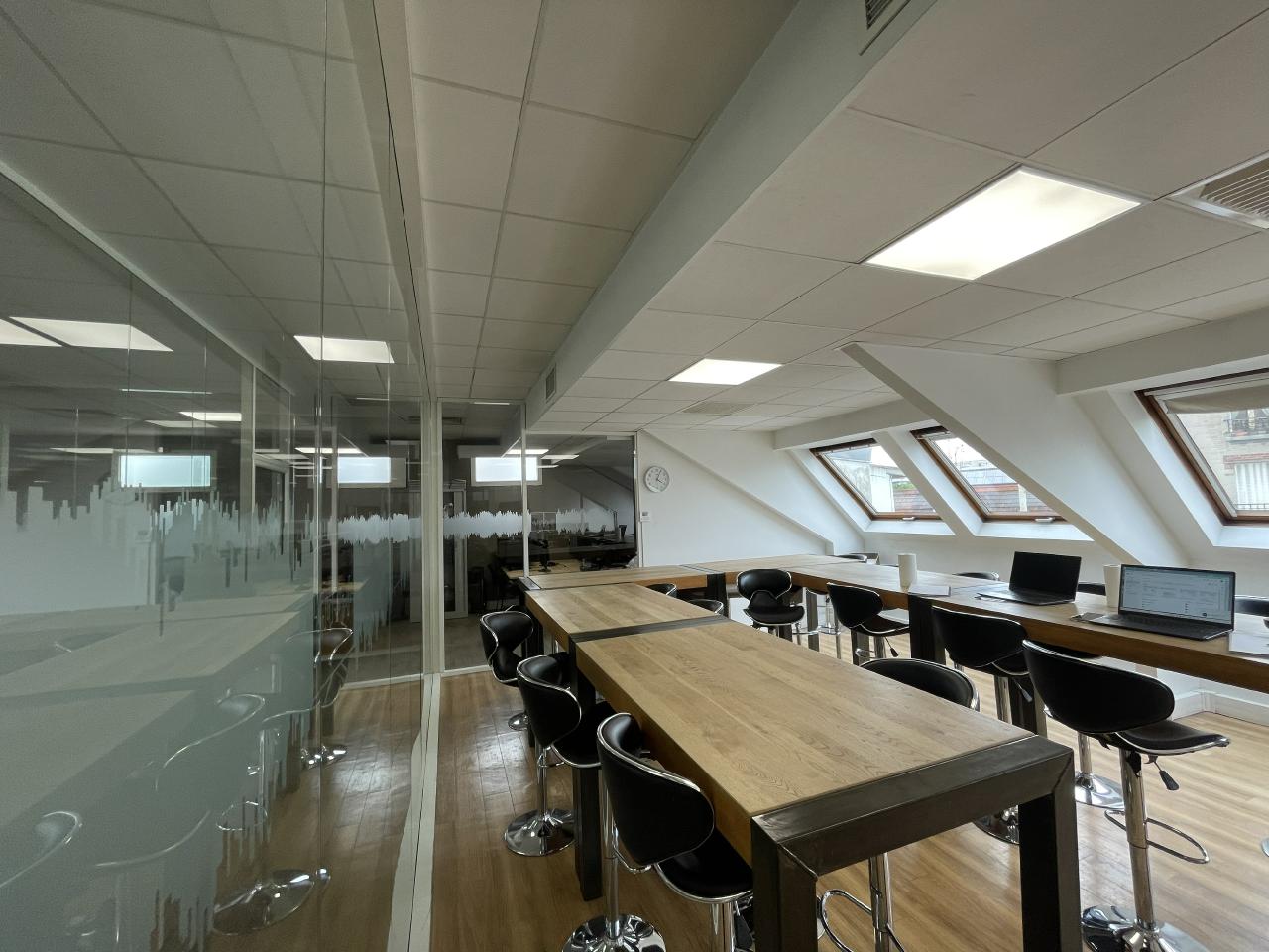 Bureau Saint-Ouen 300m² Location bureau Saint-Ouen Seine-Saint-Denis OLBUR2313735 6